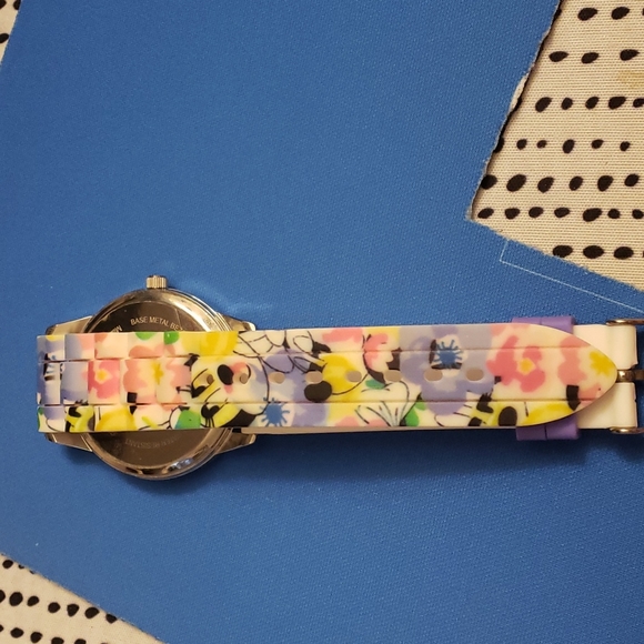 MZB Minnie Mouse Watch - Picture 3 of 3